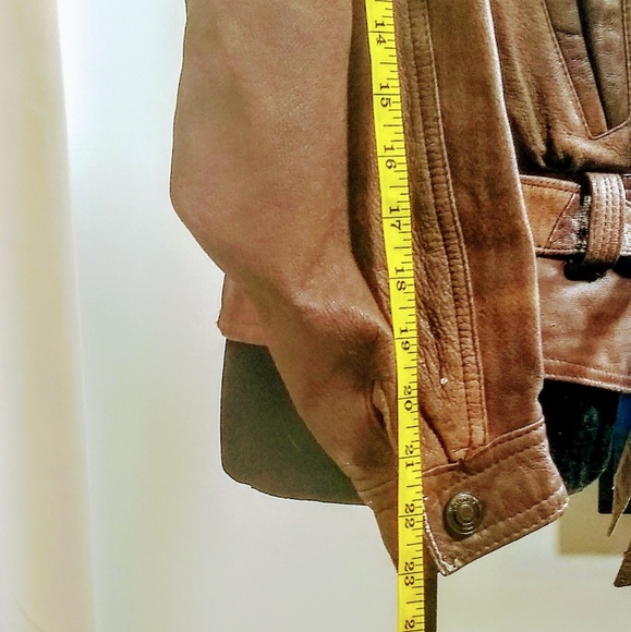 Vintage leather jacket! - Picture 2 of 7